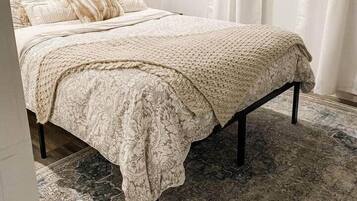 2 Schlafzimmer, Zimmersafe, Schreibtisch, Bügeleisen/Bügelbrett