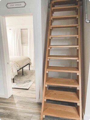 2 habitaciones, caja de seguridad en la habitación y escritorio 