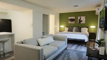 Iron/ironing board, WiFi, bed sheets, wheelchair access