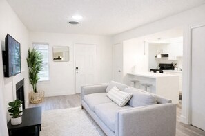 TV, fireplace