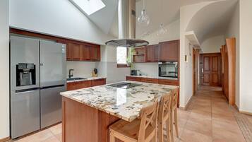 Superior Apartment | Private kitchen | Full-sized fridge, oven, dishwasher, electric kettle