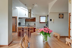 Lägenhet Superior | Eget kök | Stort kylskåp, ugn, diskmaskin och vattenkokare