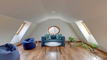 Superior Apartment | 3 bedrooms, desk, laptop workspace, iron/ironing board