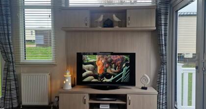 Inviting 2-bed Caravan on Combe Haven Holiday Park