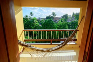 三人房 | 迷你吧、免费 WiFi、床单