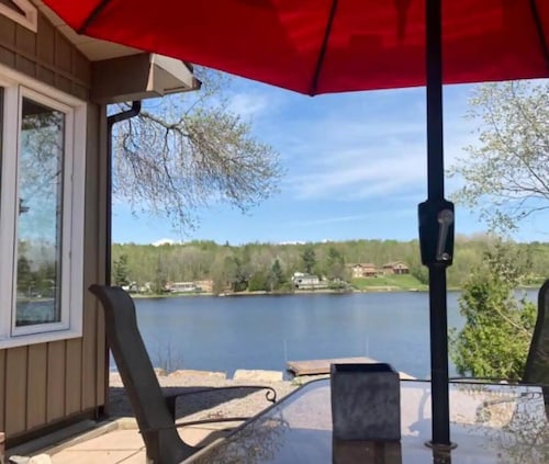 Spacious Waterfront in the French River