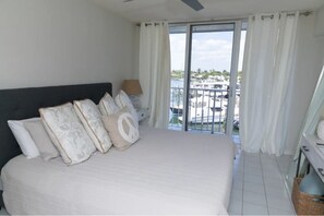 2 bedrooms, iron/ironing board, WiFi, bed sheets - Condo in Vero Beach, Florida a view of the Marina just outside your Window (Vero Beach)