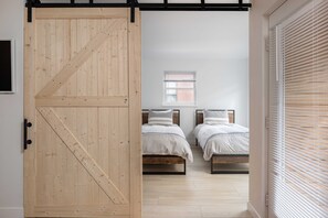 2 Schlafzimmer, Bügeleisen/Bügelbrett, kostenloses WLAN, Bettwäsche