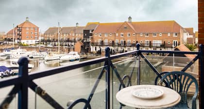 Aqua Marina - breathe in the sea air, and relax