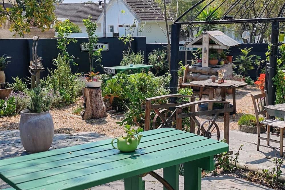 Suzies Huis Restaurant Bed and Breakfast
