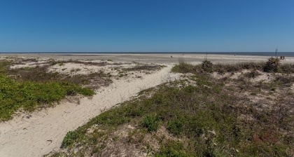 Shipwatch #207 - 2 bed/2 bath St. Simons Island