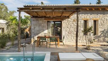 Suite with garden & pool | Terrace/patio