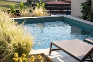 Outdoor pool - Anore Luxury Suites  (Sithonia)