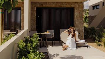 PREMIUM SUITE WITH PRIVATE POOL