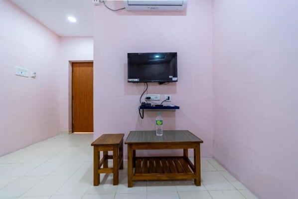 Interior - Family Room - Happy Inn
 (Puducherry)