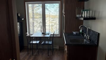 Fridge, microwave, oven, coffee/tea maker