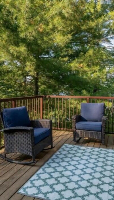 Modern 2 bedroom Cottage on the French River.

