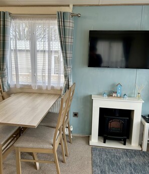 Cabin | Dining