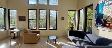 Televisor, llibres, oficines i impressores