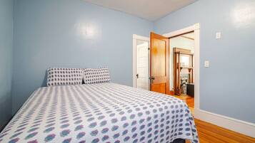 3 camere, una scrivania, ferro/asse da stiro, Wi-Fi