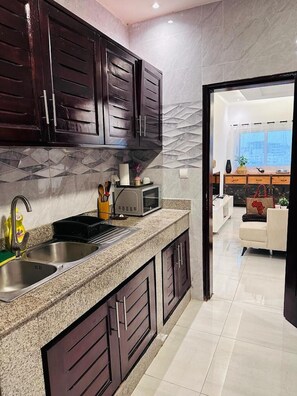 Fridge, microwave, oven, stovetop