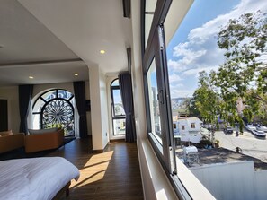 Desk, soundproofing, free WiFi, bed sheets - KSol Hotel & Apartment (Da Lat)
