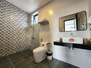Bathroom - KSol Hotel & Apartment (Cam Ly - Da Lat)