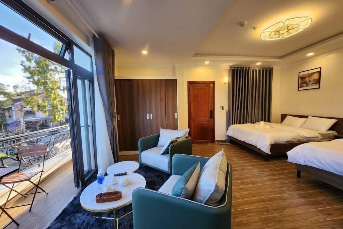 2 bedrooms, desk, soundproofing, free WiFi