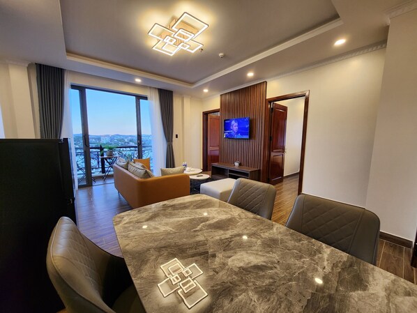 华丽公寓 | 起居区 | 40-英寸电视(配备有线频道)