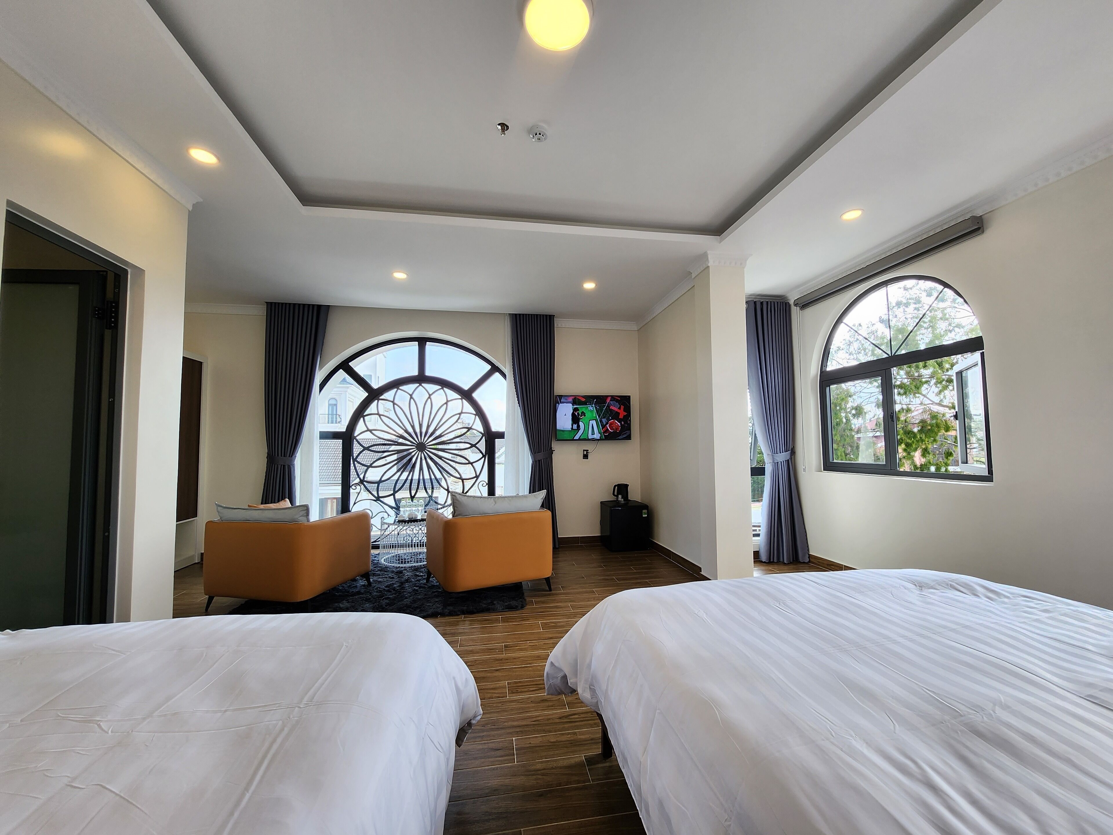 Family Suite | Desk, soundproofing, free WiFi, bed sheets