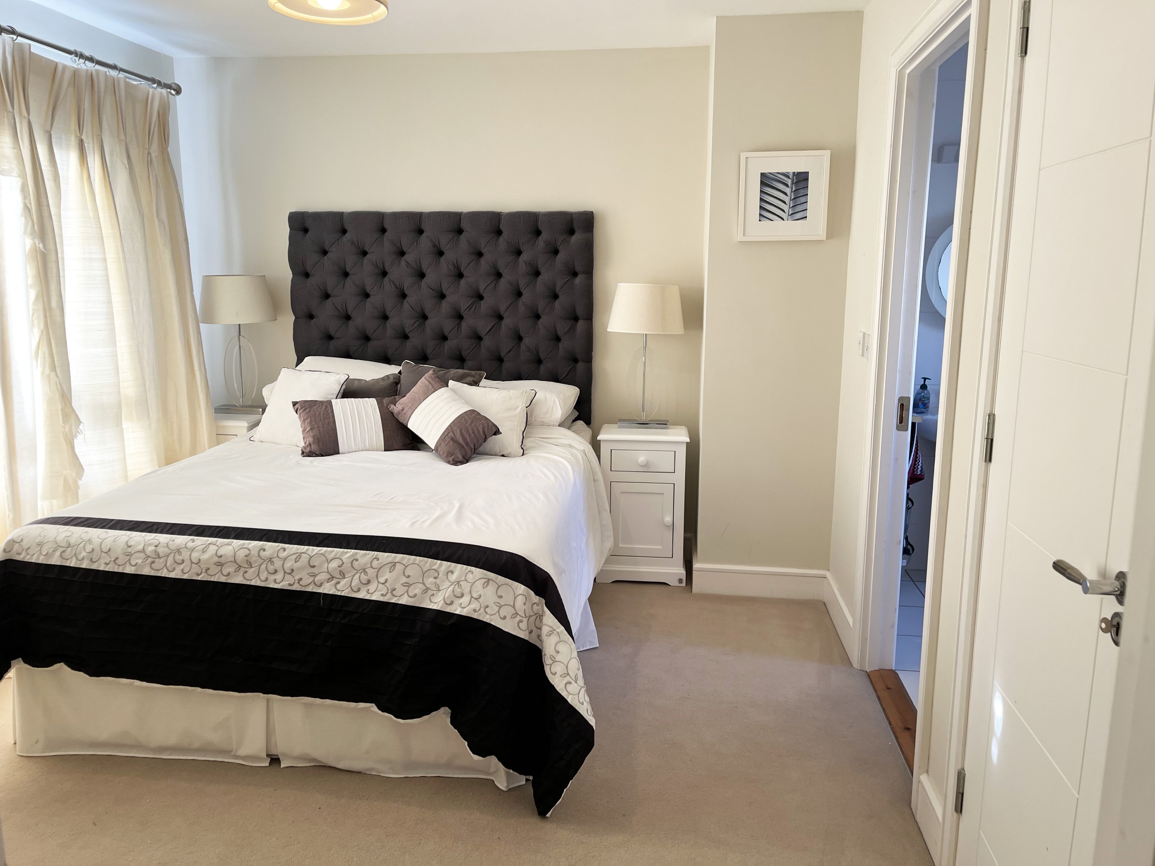 4 soverom, strykejern/-brett og internettilgang