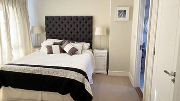 4 bedrooms, iron/ironing board, Internet