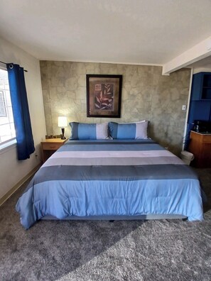 Single King Standard - Silver Lakes Inn (Hayden)