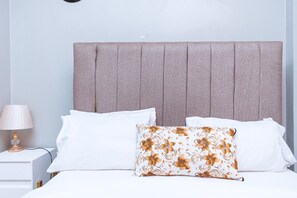 Apartamento empresarial | 2 quartos, individualmente decorados, individualmente mobiliados