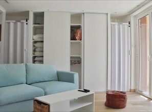 TV - Spacious cocoon in Six-Fours-les-Plages (Six-Fours-les-Plages)