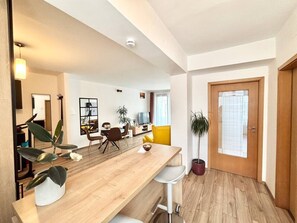 Interior - Opera Sunrise 2 rooms Balcony Top Floor Center (Timișoara)