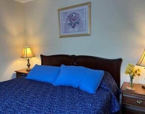 3 bedrooms, desk, iron/ironing board, free WiFi