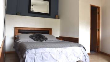 Standard Suite | Free WiFi, bed sheets