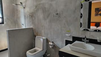 Deluxe Double Room | Bathroom