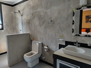 Deluxe Double Room | Bilik Mandi | Pancuran mandi, hulu semburan mandi hujan 