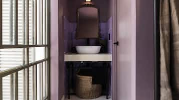 Comfort Room, 1 Katil Kelamin (Double), Private Bathroom | 1 bilik tidur, dihias secara berasingan