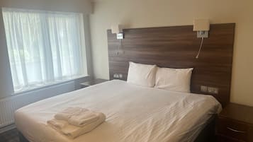 Basic Double Room | Free WiFi, bed sheets