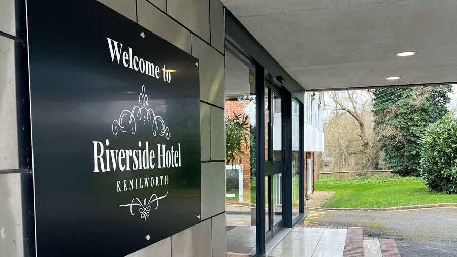 Riverside Hotel