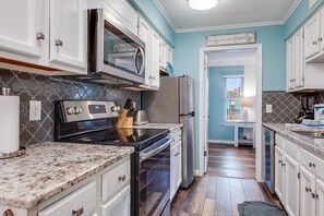 Réfrigérateur, micro-ondes, four, lave-vaisselle