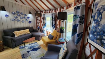 Bungalow Deluks, 2 kamar tidur, patio, pemandangan sungai | Area keluarga