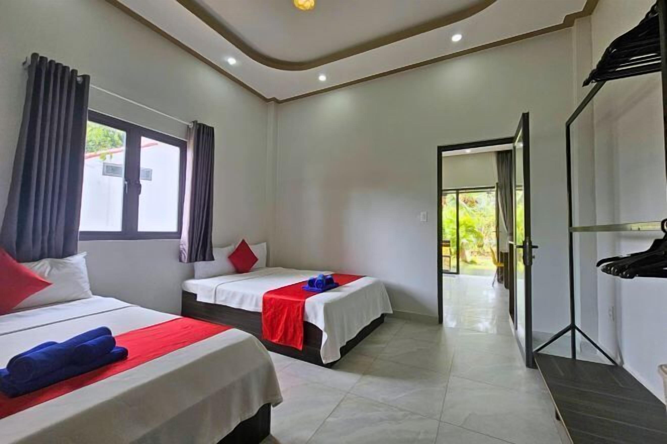 Escrivaninha, espaço de trabalho para notebook, quartos à prova de som