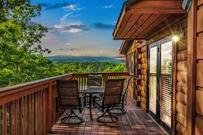 Outdoor dining - Christmas Specials!-Smoky Mtns, Dollywood!Pigeon Forge, Goat Coaster (Sevierville)