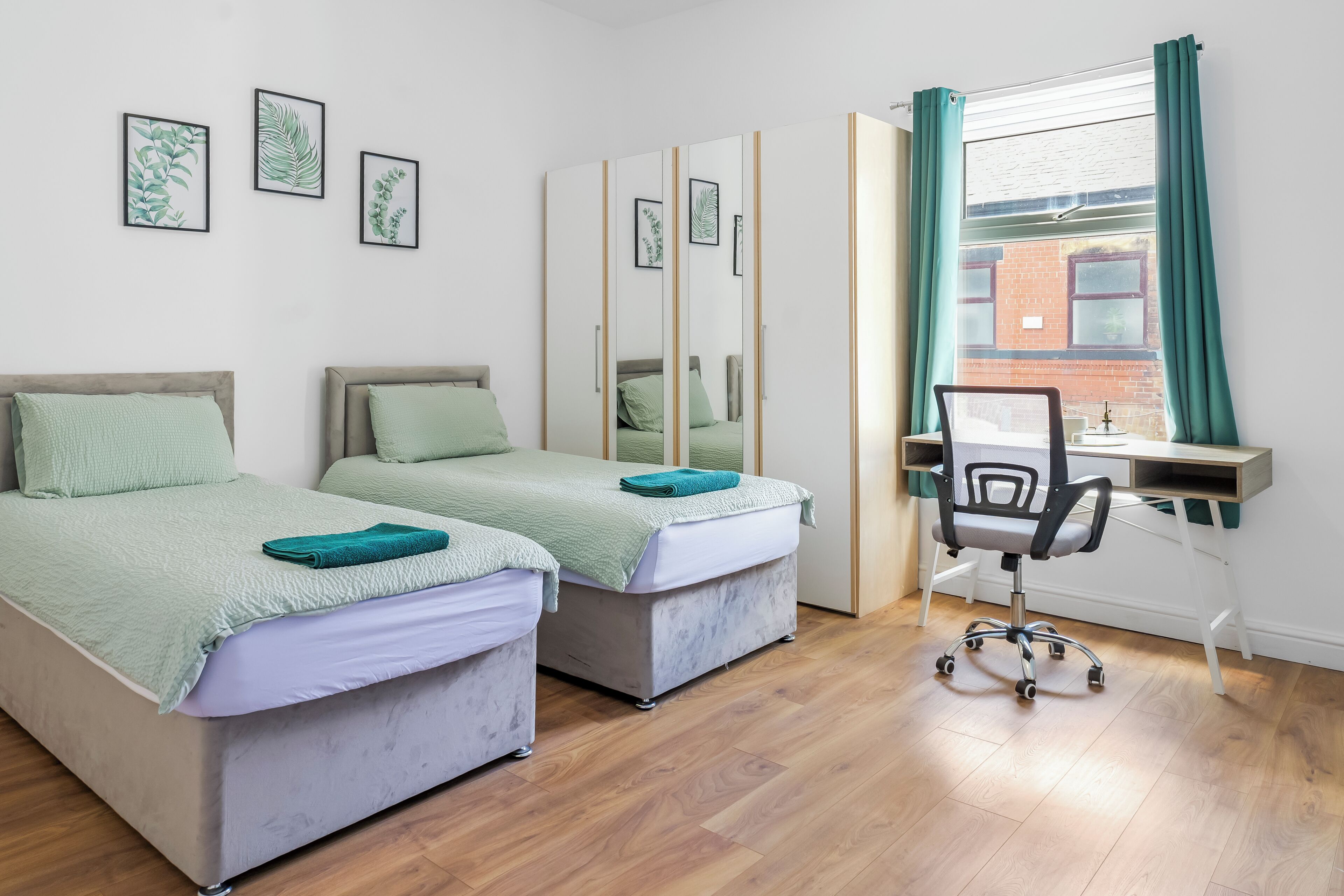 3 Schlafzimmer, Schreibtisch, Bügeleisen/Bügelbrett, kostenloses WLAN