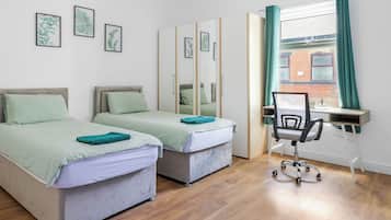 3 Schlafzimmer, Schreibtisch, Bügeleisen/Bügelbrett, kostenloses WLAN