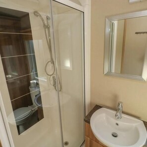 Cabin | Bathroom | Shower - Caravansleeps6-freeparking-quietretreat-nature (Paignton)